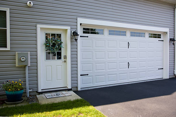 24/7 Emergency Garage Door Panel Replacement experts in Linn County County, MO